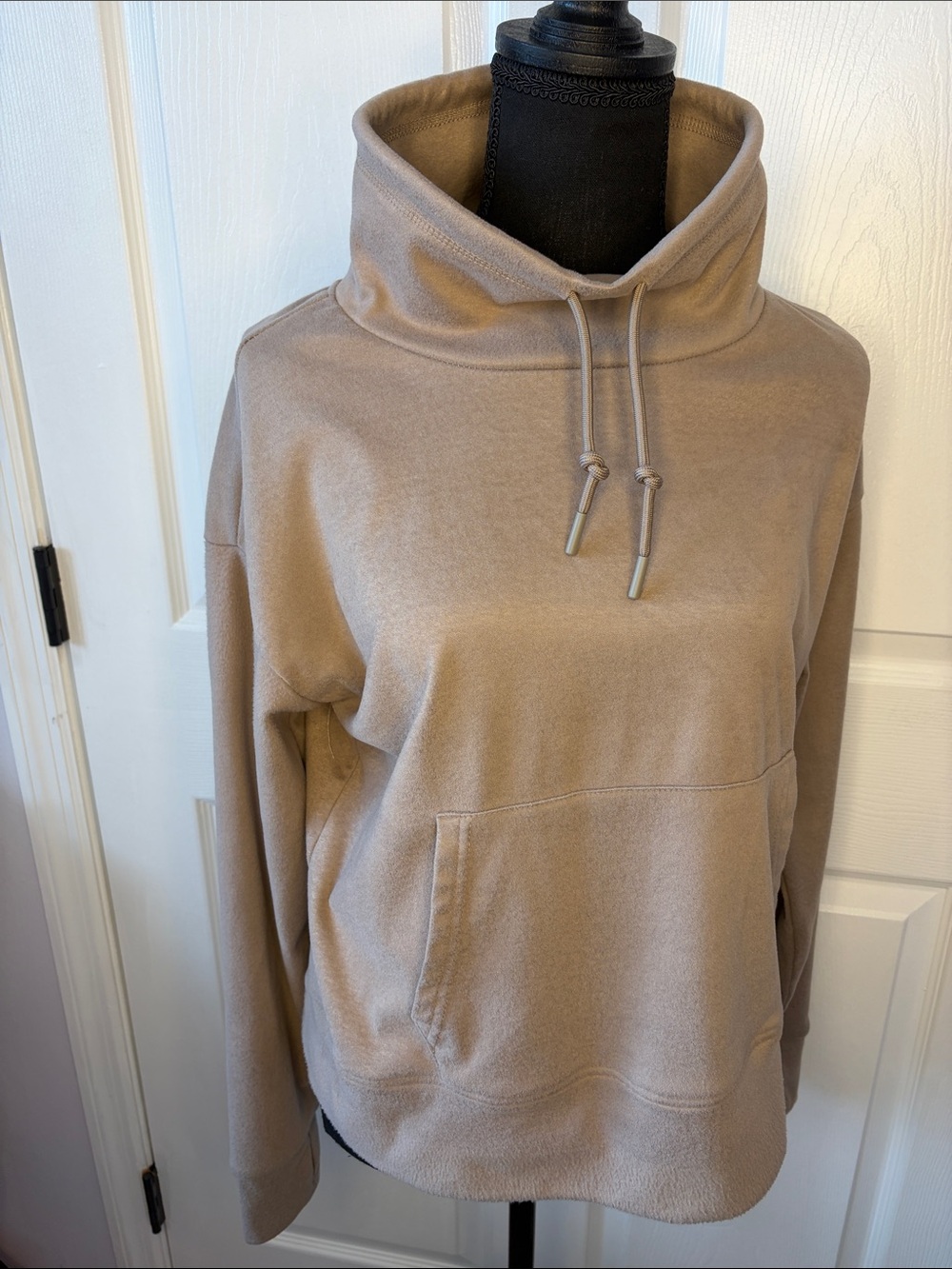 BearPaw Lightweight Fleece Drawcord Funnel Neck Pullover size medium